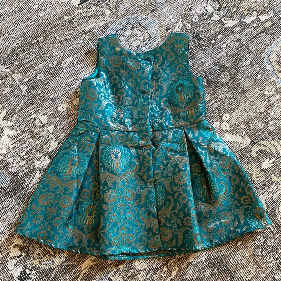 Green and Gold Toddler Girls Dress 2T - Picture 3 of 3
